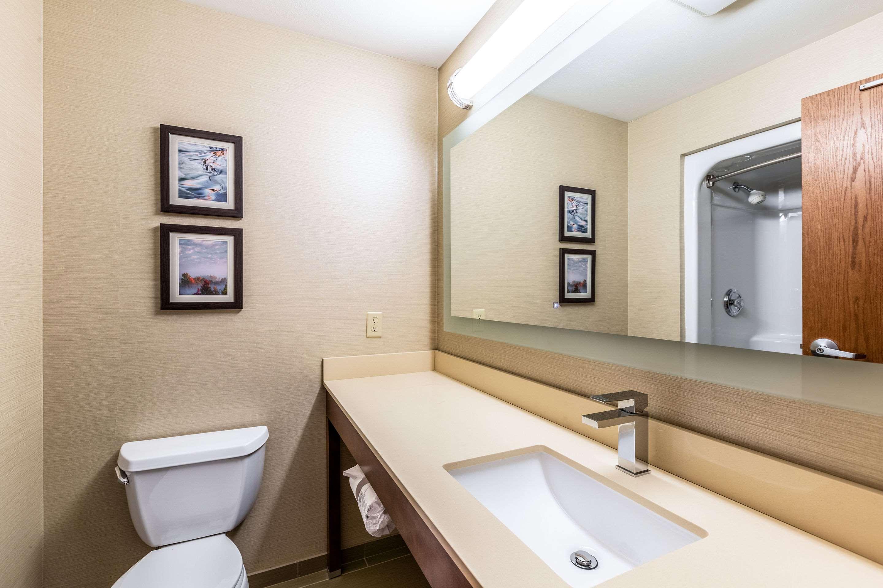 Comfort Suites Escanaba Exteriör bild