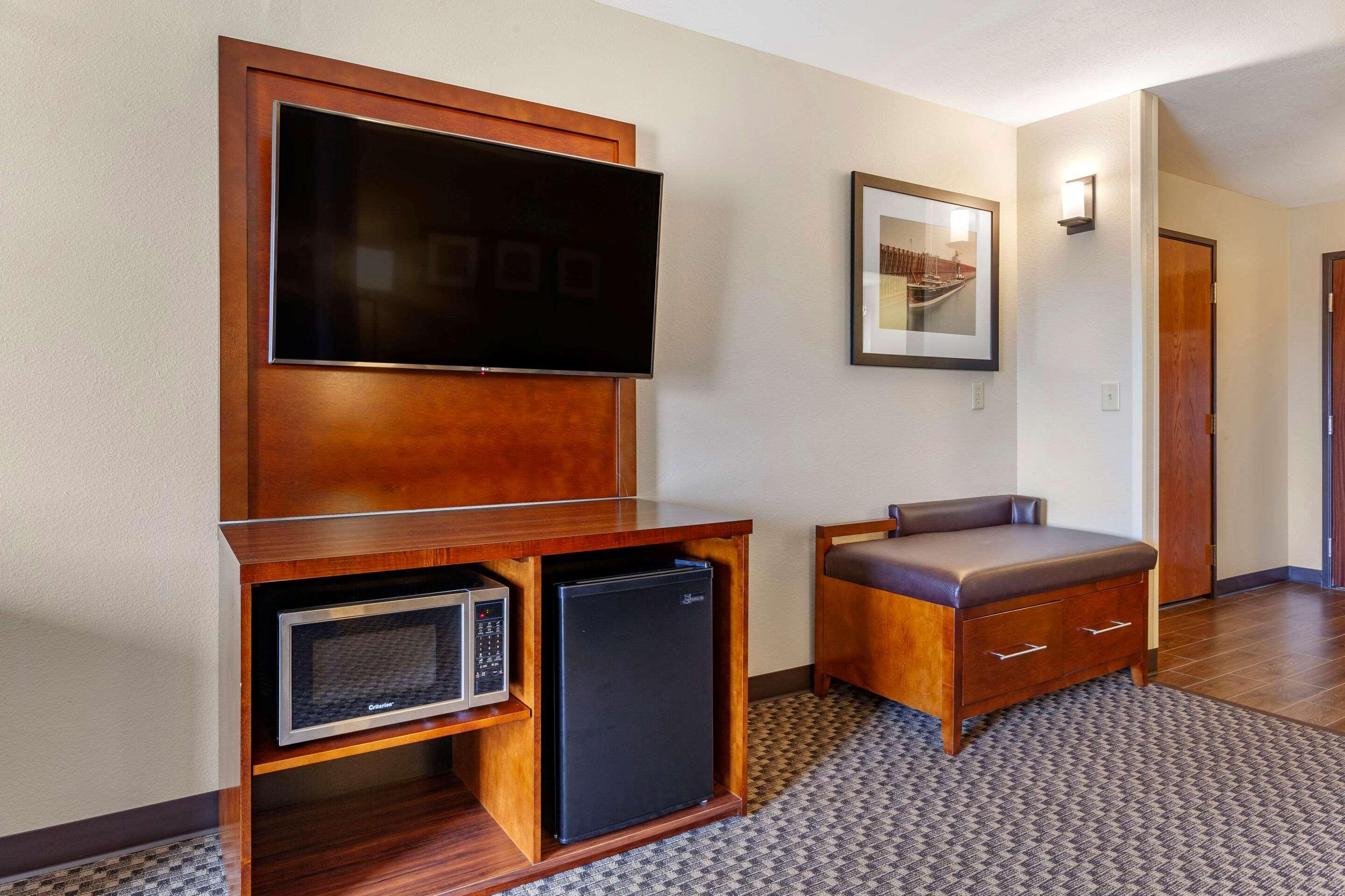Comfort Suites Escanaba Exteriör bild