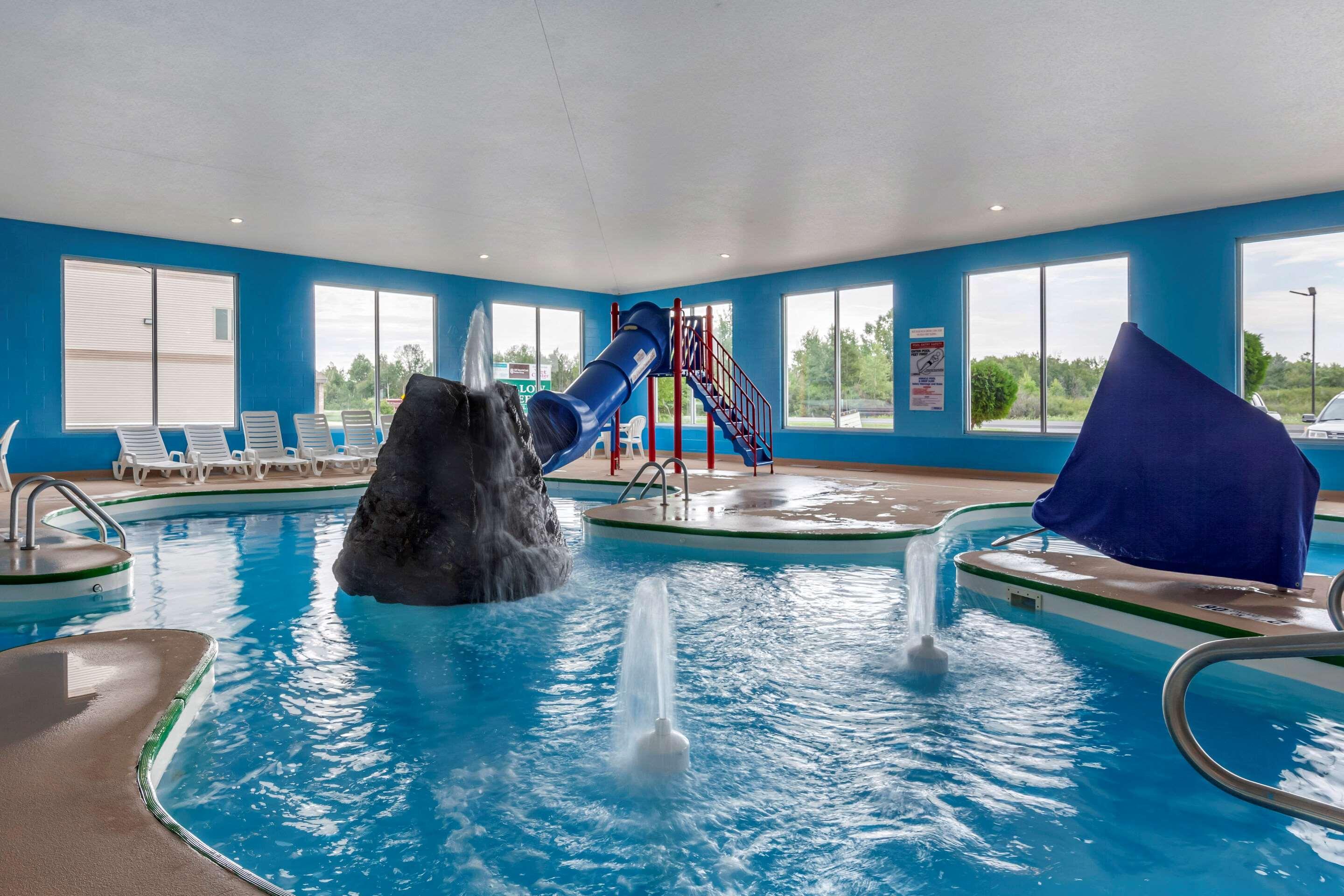 Comfort Suites Escanaba Exteriör bild